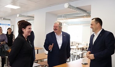 В Акбулаке открыли школу